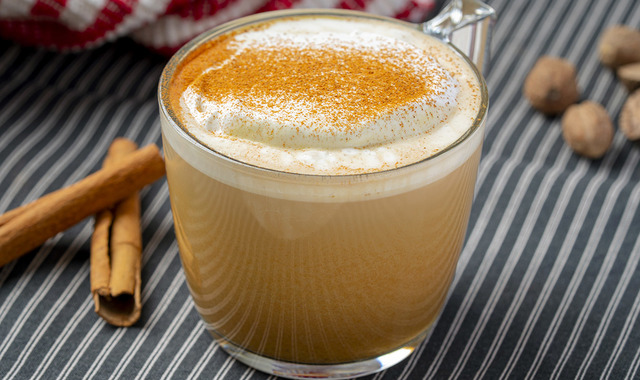 Sonbaharın Sıcak Aroması: Ev Yapımı Pumkin Spice Latte
