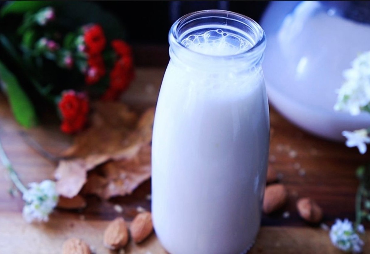 Doğal ve Besleyici: Ev Yapımı Badem Sütü Tarifi