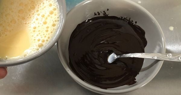 bitter-cikolatali-mousse-asama4