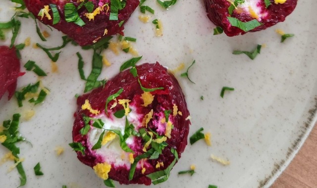 Enfes Aromasıyla: Peynirli Pancar Rulo