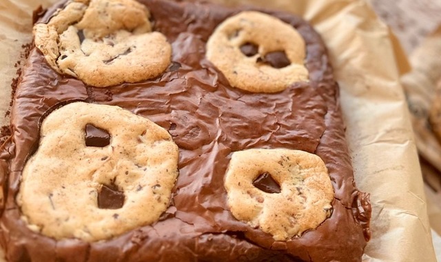 En Lezzetli Buluşma: Cookieli Browni