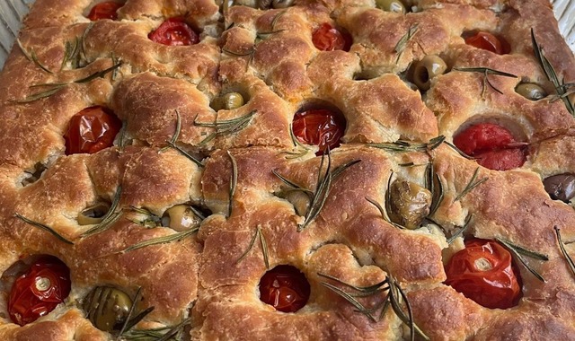 Aromatik Lezzet: Orijinal Focaccia Ekmeği