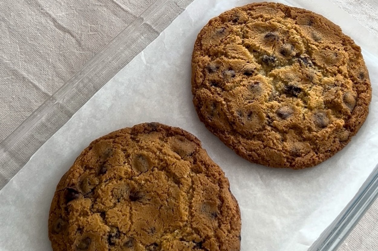 Kocaman Lezzet: XXL Çikolata Parçacıklı Cookie
