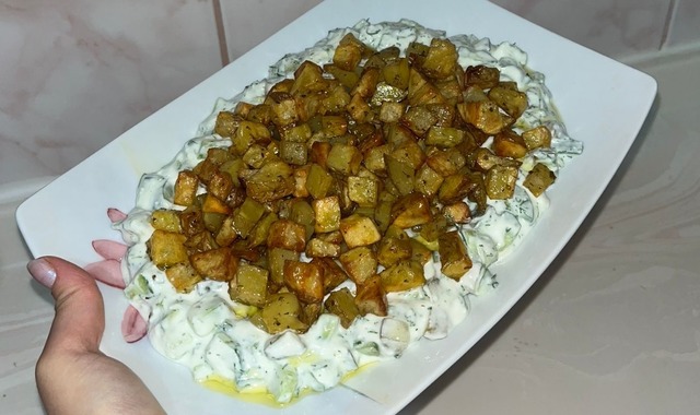 Her Lokmada Tazelik: Çıtır Patatesli Ferah Salata