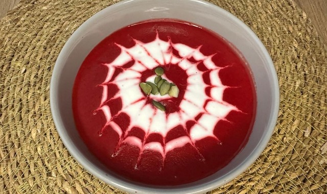 Şifa Niyetine: Pancarlı Tarhana Çorbası