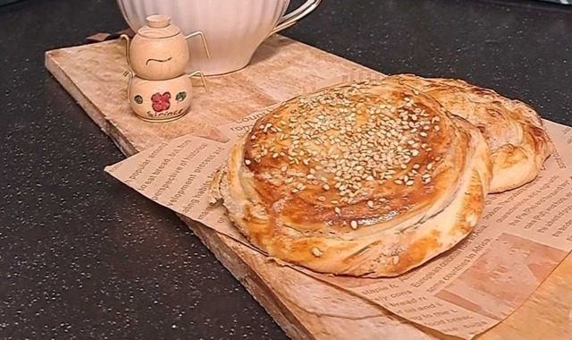 Kokusu Mis: Tel Tel Ayrılan Tahinli Çörek