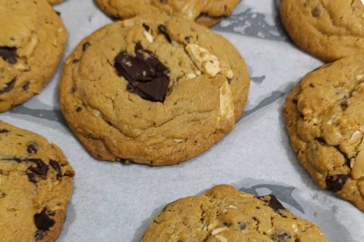 Mis Gibi Kokan: Çikolata Parçalı Kıyır Cookie