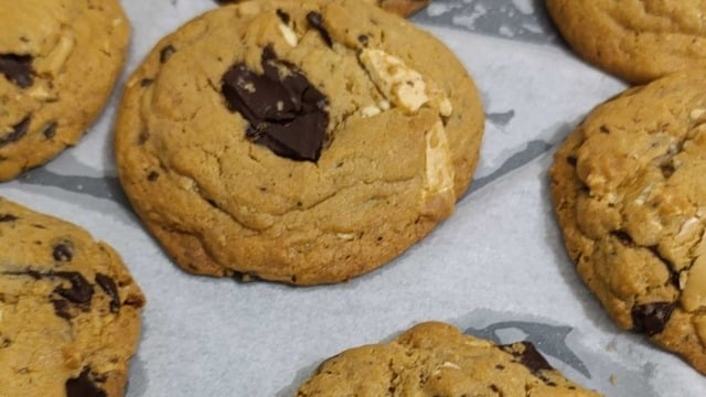 Mis Gibi Kokan: Çikolata Parçalı Kıyır Cookie
