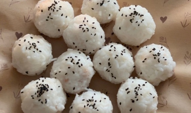 Az Malzemeyle: Ev Yapımı Onigiri