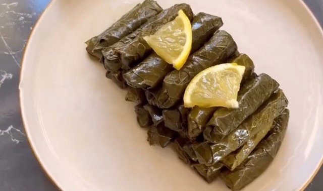Asırlık Lezzet: Zeytinyağlı Ekşili Yaprak Sarması