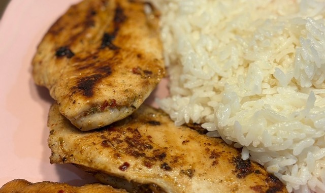 Mangal Lezzeti Evinizde: Izgara Tadında Tavada Tavuk