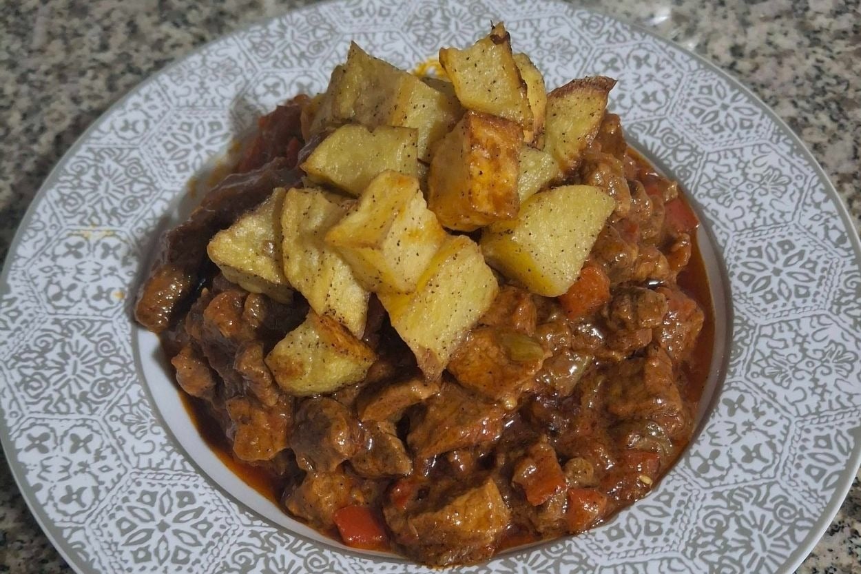 Geleneksel Lezzet: Yumuşacık Tas Kebabı