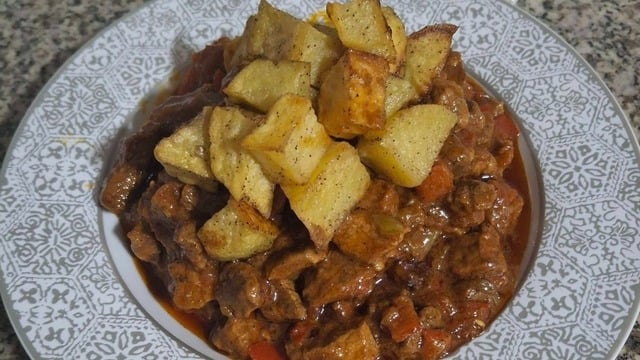 Geleneksel Lezzet: Yumuşacık Tas Kebabı