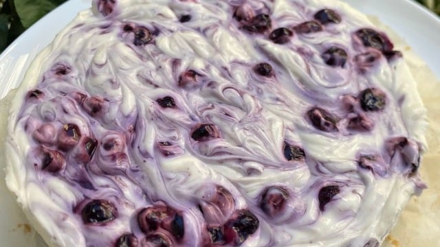 Hafif ve Ferah: Pişmeyen Yaban Mersinli Cheesecake
