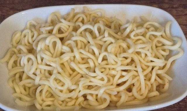 En Kolayı: Tencerede Noodle