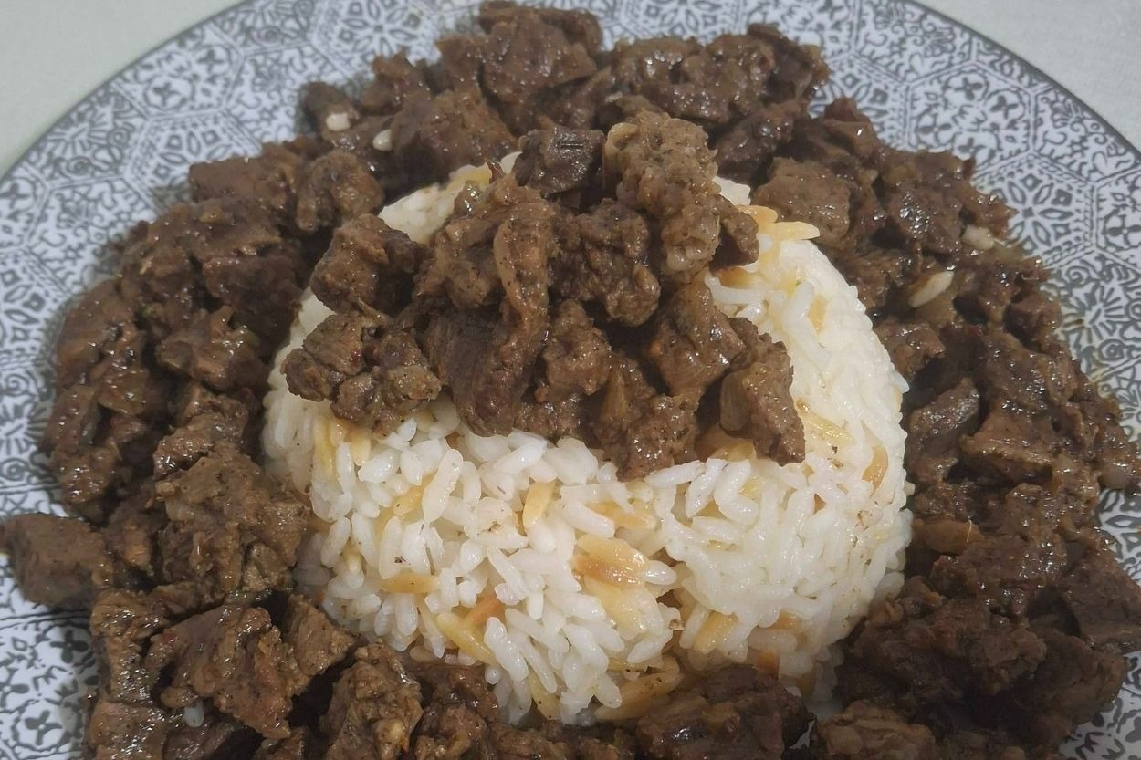 Altında Pilavla: Düdüklüde Lokum Gibi Kavurma