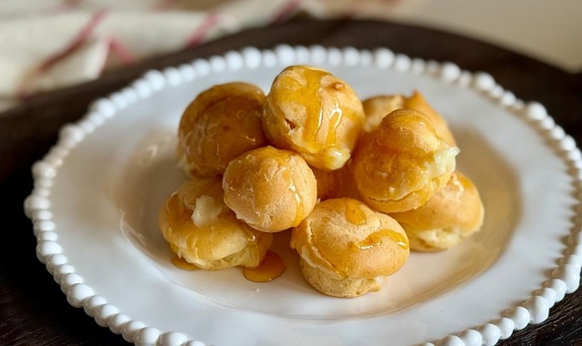 Çikolatasız Profiterol: Ballı Baba