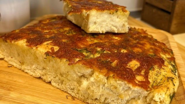 Sıcacık: Sarımsaklı Pizza Ekmeği