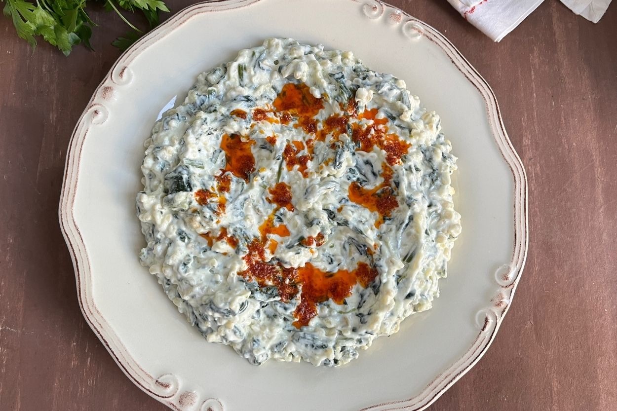 Anadolu Mutfağından: Bulgurlu Ispanak Borani
