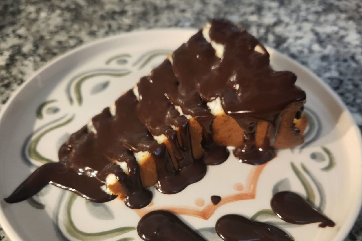 Çok Leziz: Glutensiz Çikolata Soslu San Sebastian Cheesecake