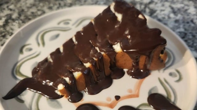Çok Leziz: Glutensiz Çikolata Soslu San Sebastian Cheesecake