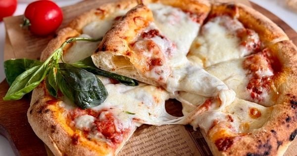 4-peynirli-pizza-asama4