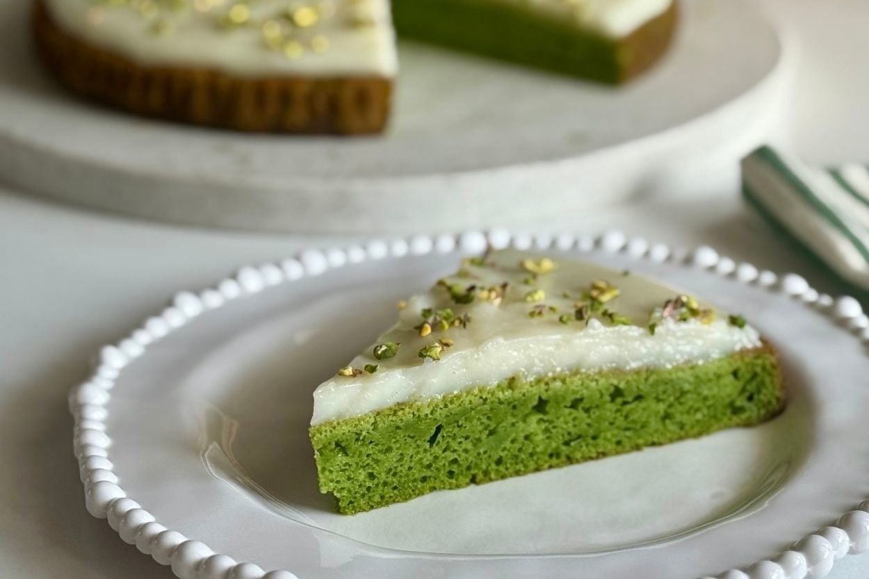 Doğal Rengiyle: Kremalı Ispanaklı Kek