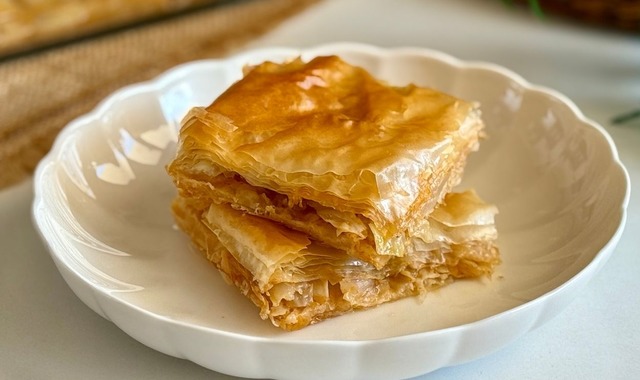 Sebzeli Börek Arayanlara: Lahanalı Börek