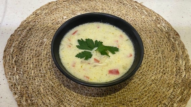 Rengarenk Lezzet: Tavuklu Sebze Çorbası