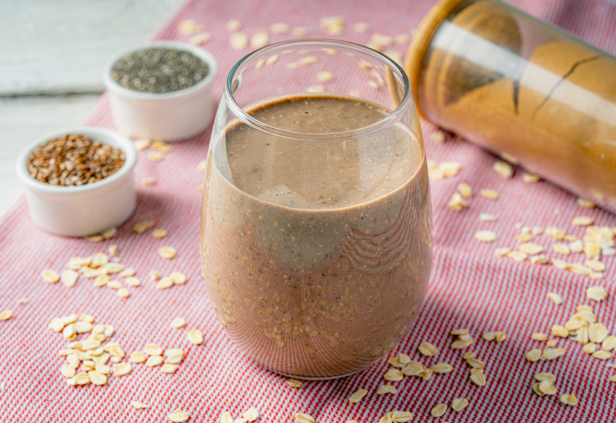 Güne Hafif Başlangıç: Muzlu Kahvaltılık Smoothie Tarifi