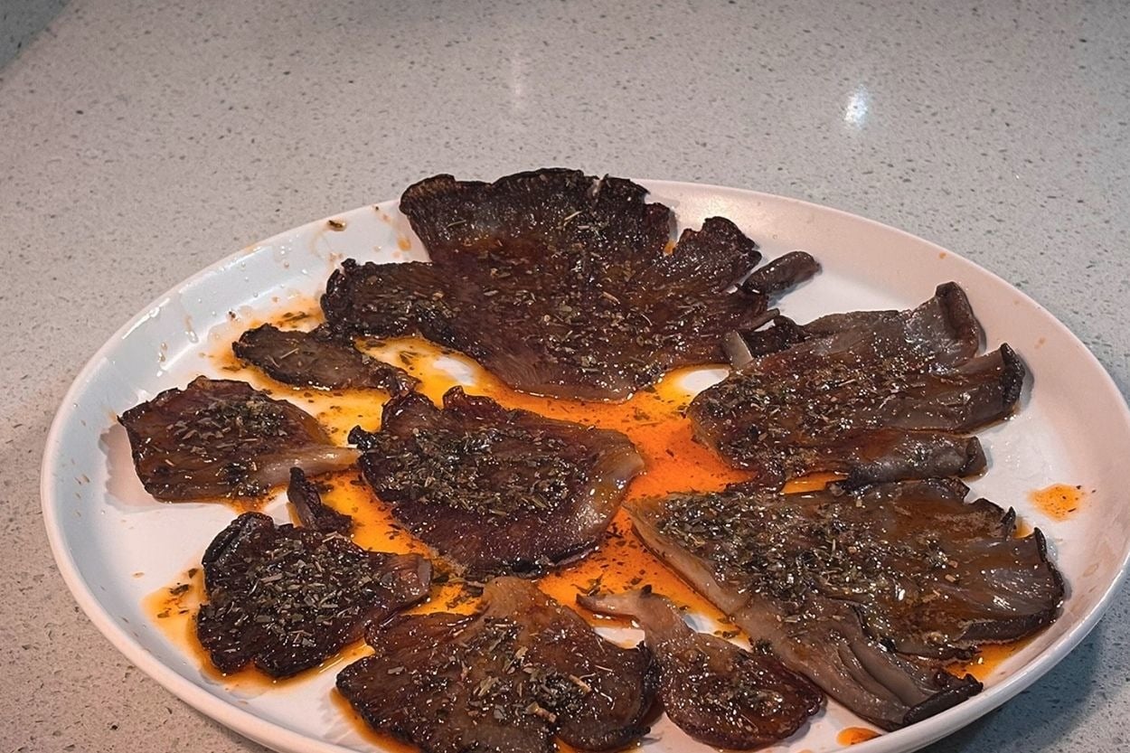 Dokusu Et Gibi: Tereyağlı İstiridye Mantarı Mezesi