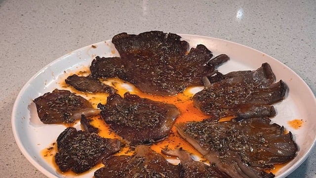 Dokusu Et Gibi: Tereyağlı İstiridye Mantarı Mezesi