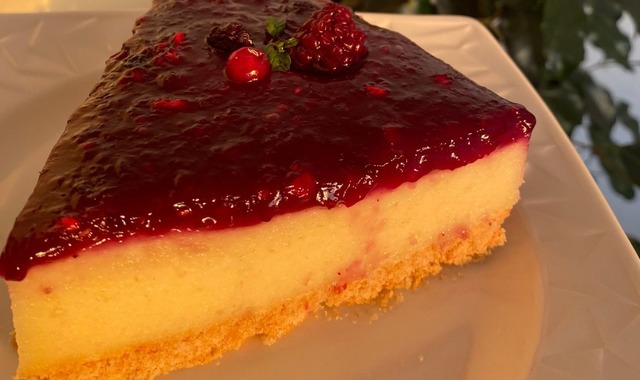 Kırmızılığı Göz Alır: Orman Meyveli Yalancı Cheesecake