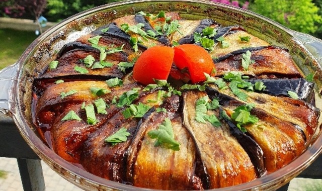 Tadı Hayran Bırakır: Kıymalı Patlıcan Kapama