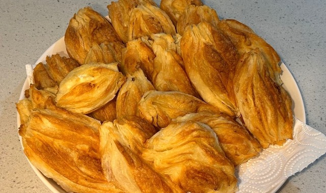 Şekli Şahane: Sodalı Midye Börek