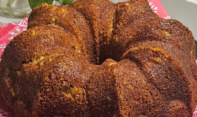 Mis Kokan: Tarçın Dokunuşlu Havuçlu Cevizli Kek