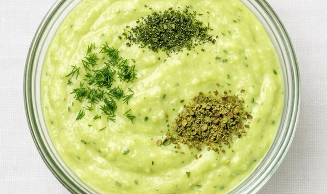 Yeşil Dokunuş: Pestolu Avokado Sos