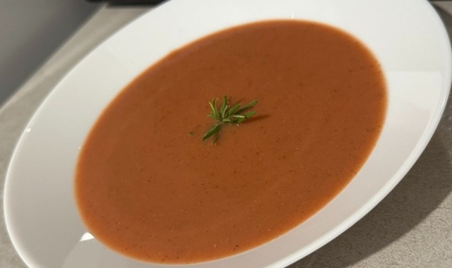İpeksi Dokulu: Kremalı Kırmızı Pancar Çorbası