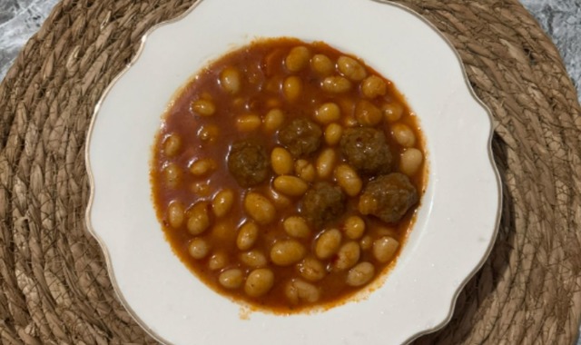Kevser'in Tarifi: Köfteli Kuru Fasulye