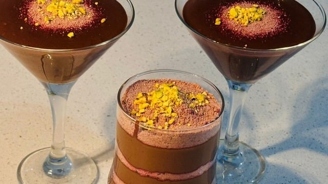 Arası Karadutlu: 4 Malzemeli Pişmeyen Puding