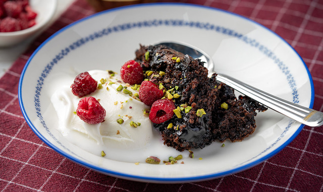 Sufle Tadında: Sosunda Pişen Kakaolu Kek