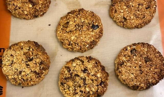 Kübra'nın Tarifi: Yulaflı Kuru Yemişli Granola Bar