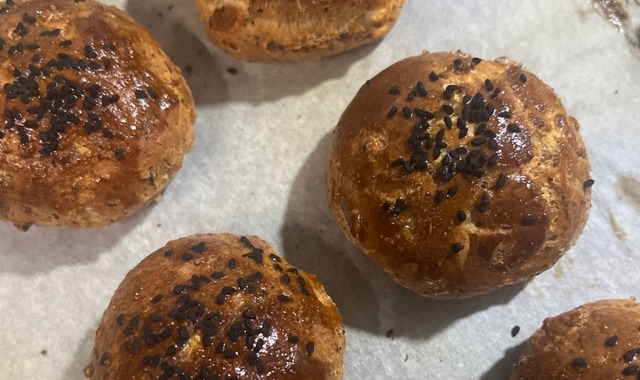 Daha Besleyici: Yulaflı Peynirli Poğaça