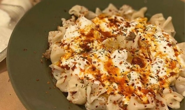 Yeşim'in Tarifi: Soslu El Açması Mantı
