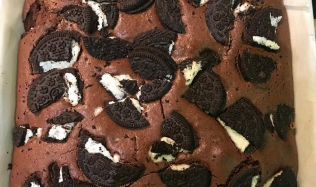 Mert'in Tarifi: Kremalı Bisküvili Brownie
