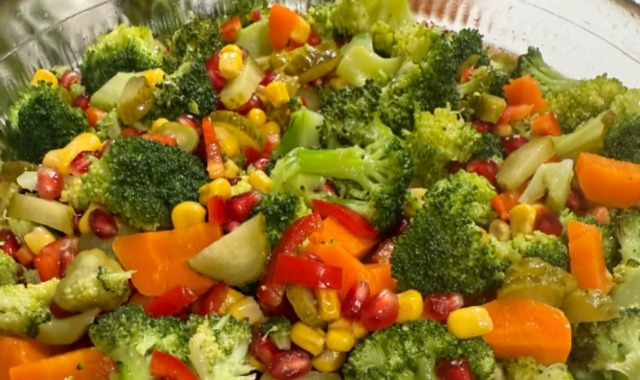 Sağlık Dolu: Mısırlı Brokoli Salatası