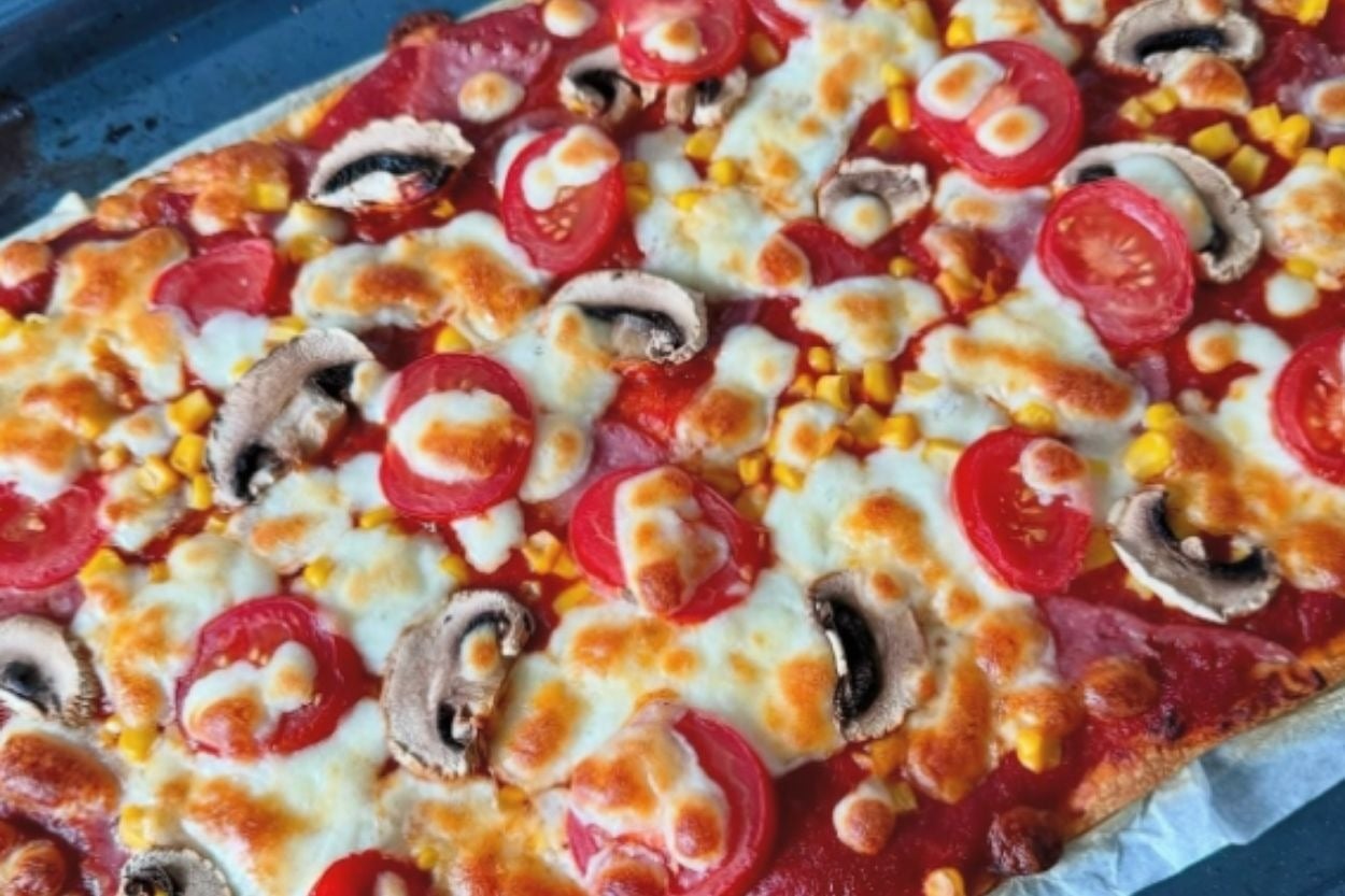 Mert'in Tarifi: Tepside Ev Pizzası
