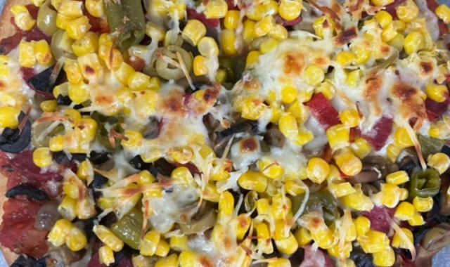 Bol Malzemeli: Glutensiz Ev Yapımı Pizza