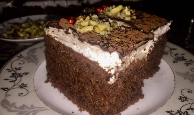 Mert'in Tarifi: Kakaolu Kremalı Ev Pastası