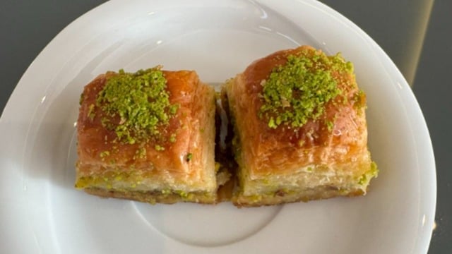 Emir'in Tarifi: Ev Yapımı Tereyağlı Fıstıklı Baklava